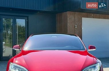 Ліфтбек Tesla Model S 2017 в Чернівцях