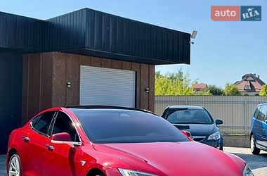Ліфтбек Tesla Model S 2017 в Чернівцях