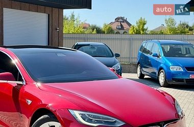 Ліфтбек Tesla Model S 2017 в Чернівцях