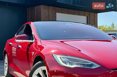 Ліфтбек Tesla Model S 2017 в Чернівцях