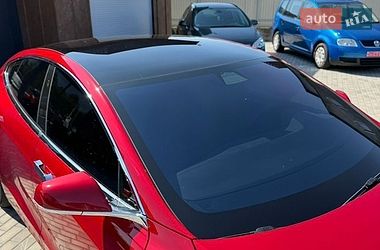 Ліфтбек Tesla Model S 2017 в Чернівцях