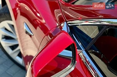Ліфтбек Tesla Model S 2017 в Чернівцях