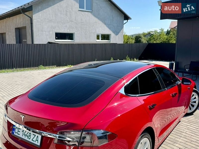 Ліфтбек Tesla Model S 2017 в Чернівцях