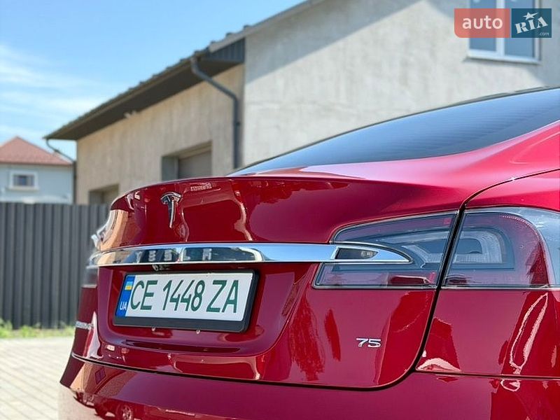 Ліфтбек Tesla Model S 2017 в Чернівцях