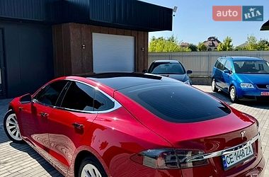 Ліфтбек Tesla Model S 2017 в Чернівцях