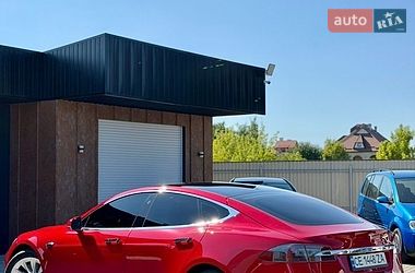 Ліфтбек Tesla Model S 2017 в Чернівцях