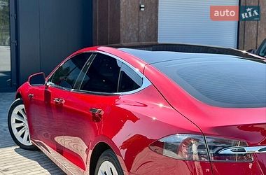 Ліфтбек Tesla Model S 2017 в Чернівцях