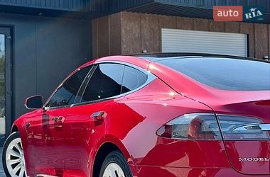 Ліфтбек Tesla Model S 2017 в Чернівцях