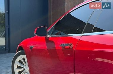 Ліфтбек Tesla Model S 2017 в Чернівцях