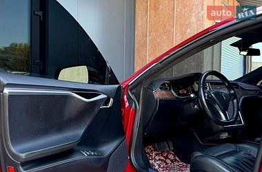 Ліфтбек Tesla Model S 2017 в Чернівцях