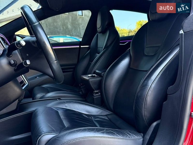 Ліфтбек Tesla Model S 2017 в Чернівцях