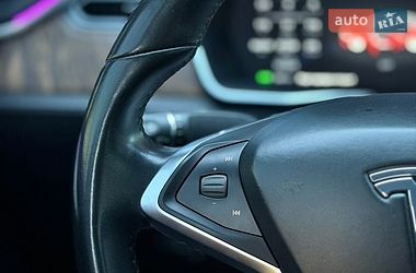 Ліфтбек Tesla Model S 2017 в Чернівцях