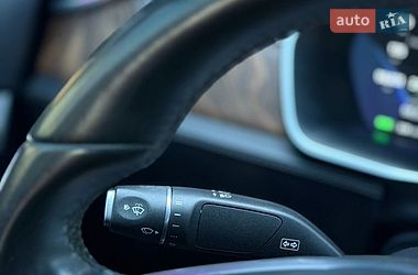 Ліфтбек Tesla Model S 2017 в Чернівцях