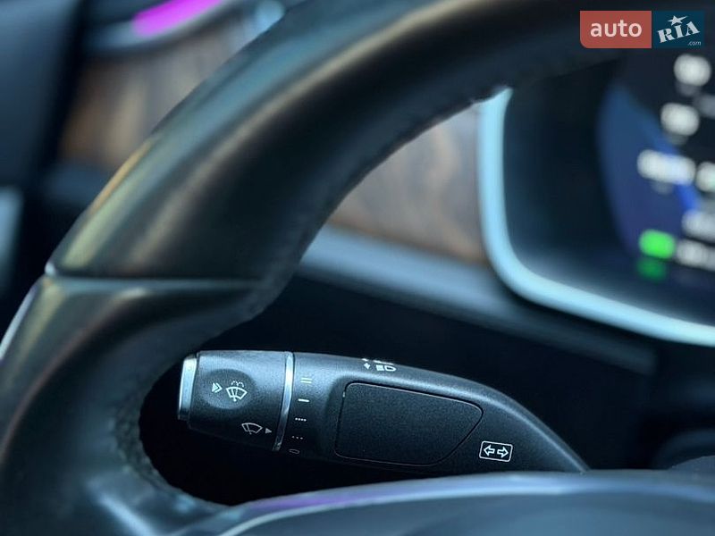 Ліфтбек Tesla Model S 2017 в Чернівцях