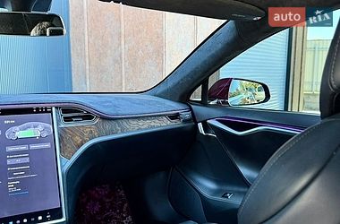 Ліфтбек Tesla Model S 2017 в Чернівцях