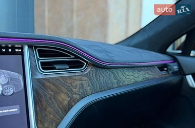 Ліфтбек Tesla Model S 2017 в Чернівцях