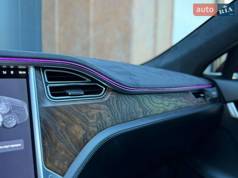 Ліфтбек Tesla Model S 2017 в Чернівцях