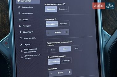 Ліфтбек Tesla Model S 2017 в Чернівцях