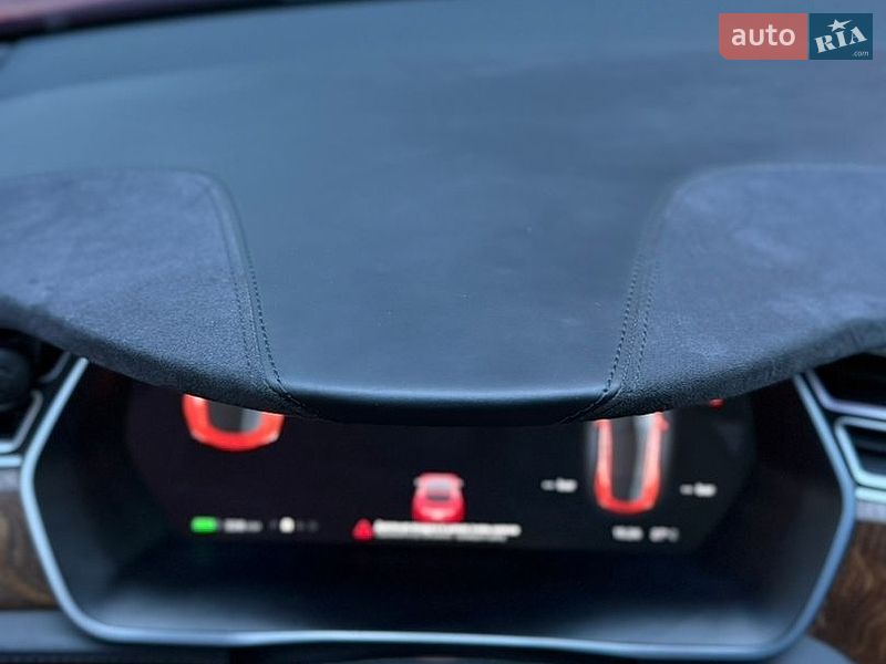 Ліфтбек Tesla Model S 2017 в Чернівцях