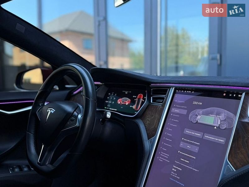 Ліфтбек Tesla Model S 2017 в Чернівцях