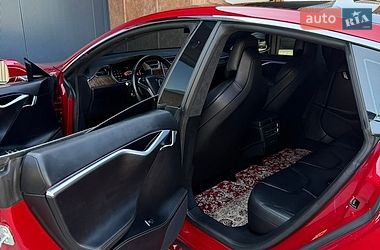 Ліфтбек Tesla Model S 2017 в Чернівцях