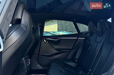 Ліфтбек Tesla Model S 2017 в Чернівцях