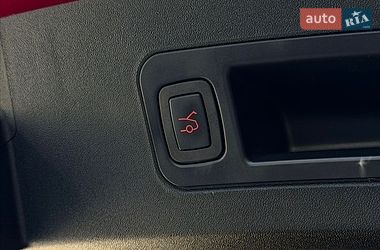 Ліфтбек Tesla Model S 2017 в Чернівцях