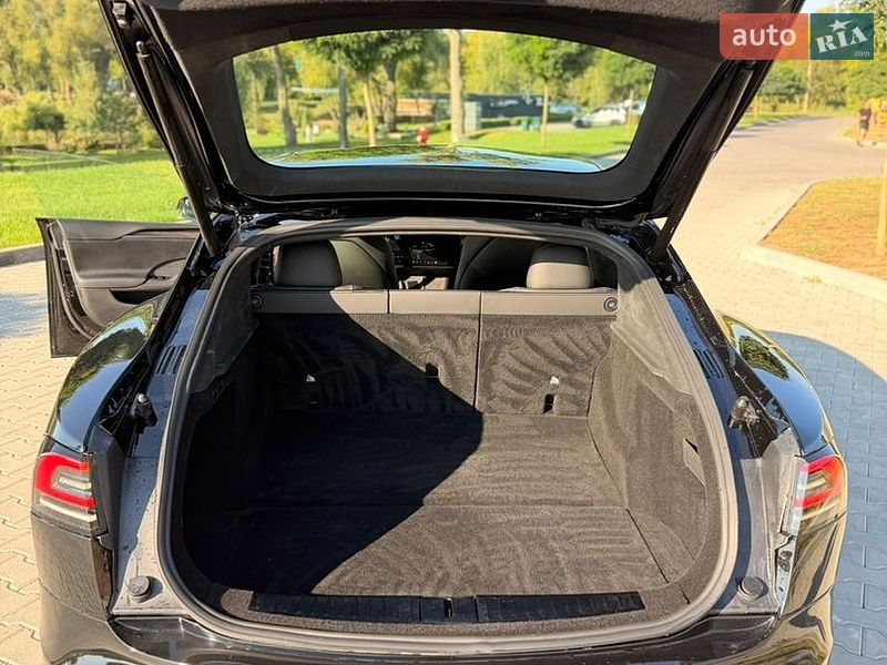 Лифтбек Tesla Model S 2023 в Умани фото 19 Лифтбек Tesla Model S 2023 в Умани