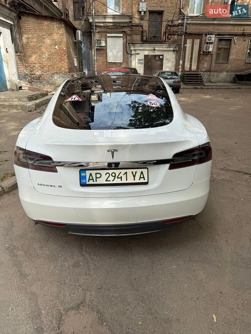 2014 Tesla Model S - мініатюра 2