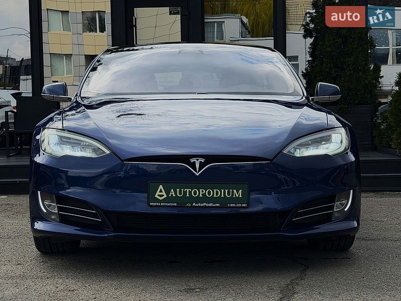 Лифтбек Tesla Model S 2018 в Киеве