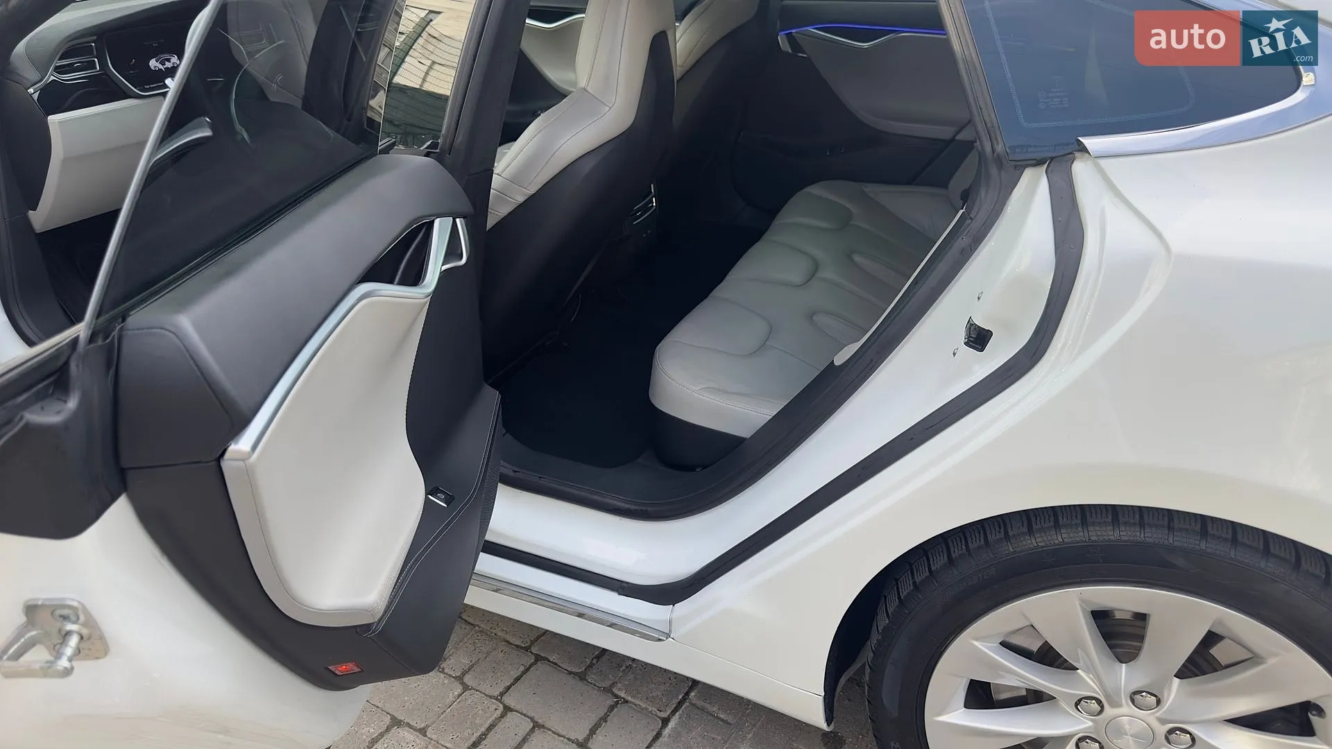 2016 Tesla Model S - мініатюра 10