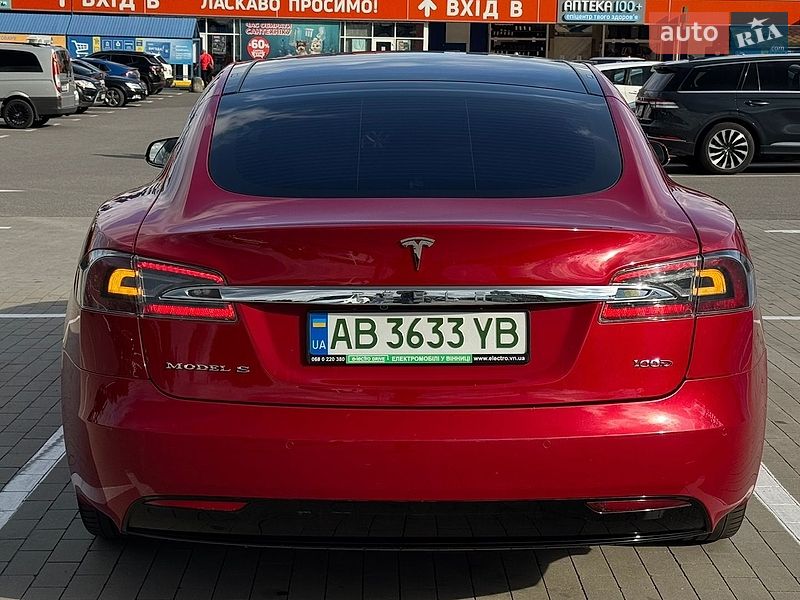 Лифтбек Tesla Model S 2018 в Виннице
