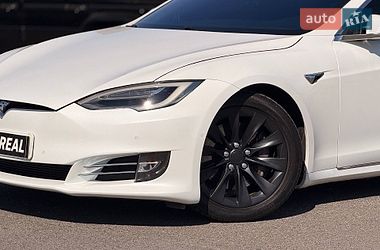 Лифтбек Tesla Model S 2016 в Кривом Роге