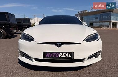 Лифтбек Tesla Model S 2016 в Кривом Роге
