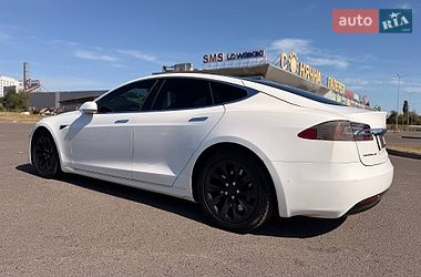 Лифтбек Tesla Model S 2016 в Кривом Роге