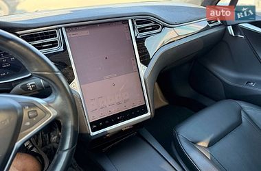 Лифтбек Tesla Model S 2016 в Кривом Роге