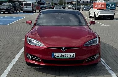 Лифтбек Tesla Model S 2018 в Виннице