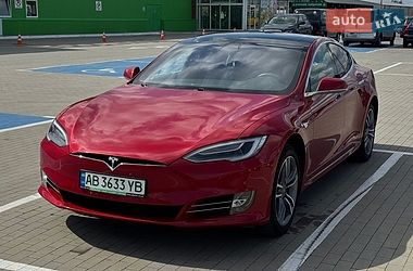Лифтбек Tesla Model S 2018 в Виннице