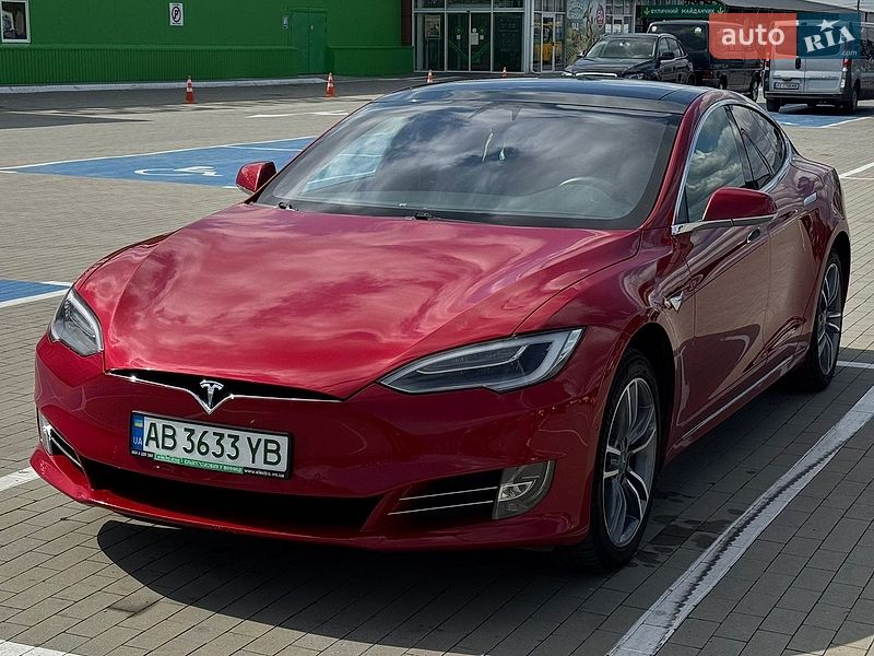 Лифтбек Tesla Model S 2018 в Виннице