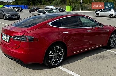 Лифтбек Tesla Model S 2018 в Виннице