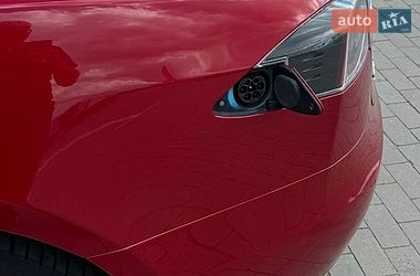 Лифтбек Tesla Model S 2018 в Виннице