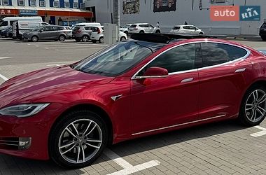 Лифтбек Tesla Model S 2018 в Виннице