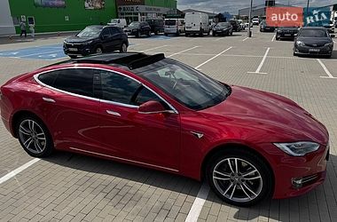 Лифтбек Tesla Model S 2018 в Виннице