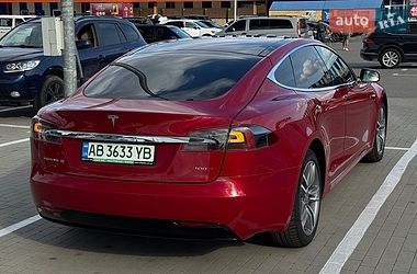 Лифтбек Tesla Model S 2018 в Виннице