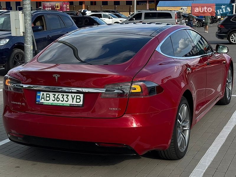 Лифтбек Tesla Model S 2018 в Виннице