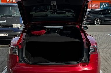 Лифтбек Tesla Model S 2018 в Виннице