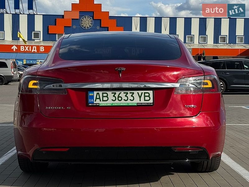 Лифтбек Tesla Model S 2018 в Виннице