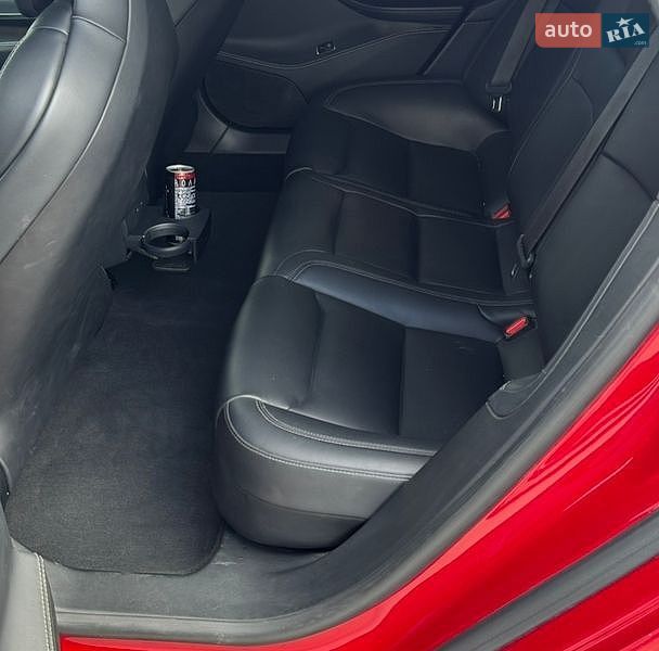 Лифтбек Tesla Model S 2018 в Виннице