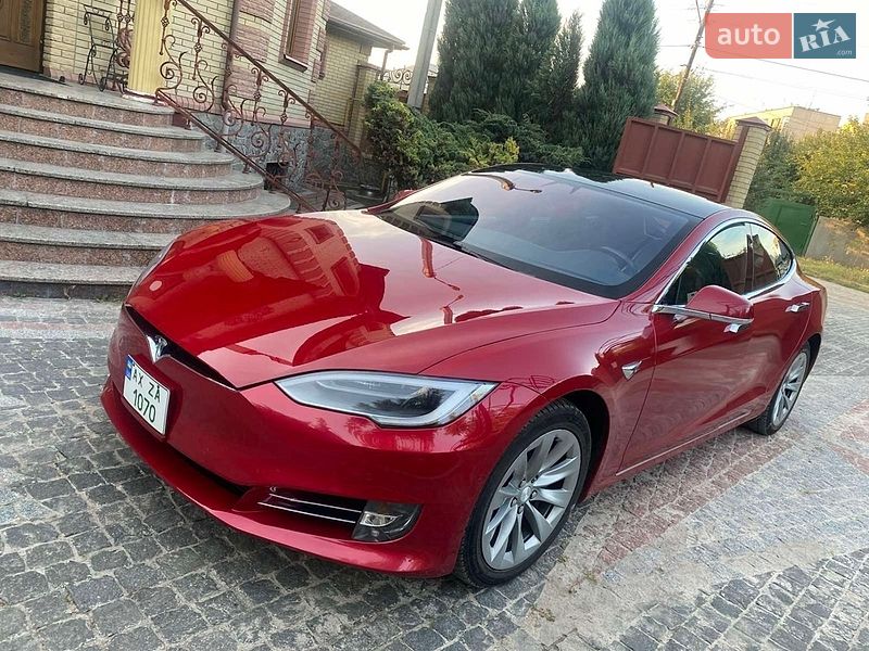 Лифтбек Tesla Model S 2016 в Харькове