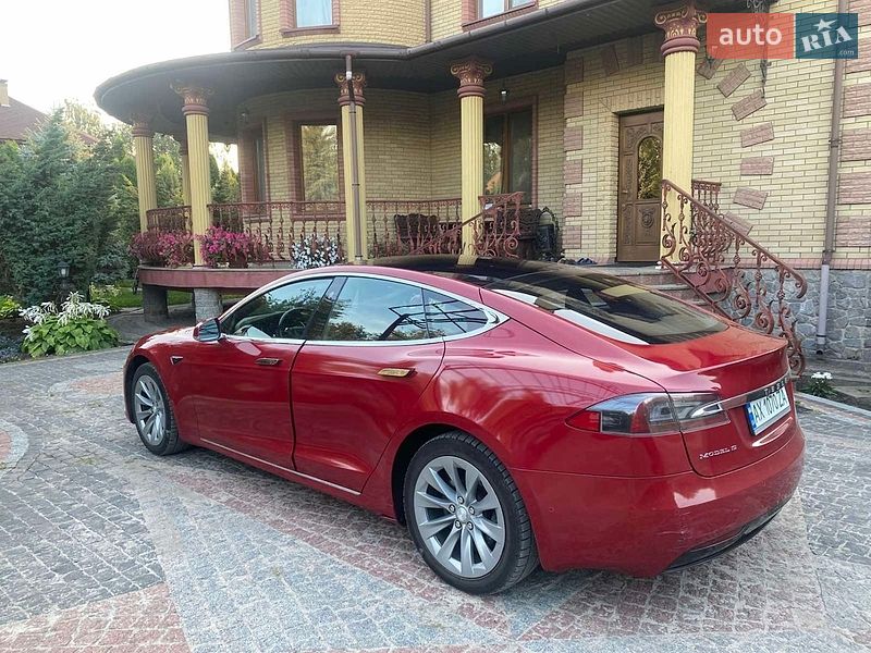 Лифтбек Tesla Model S 2016 в Харькове